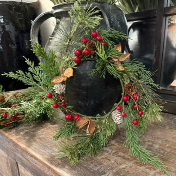 Holiday Candle/Ring Wreath - Picture 2 of 3